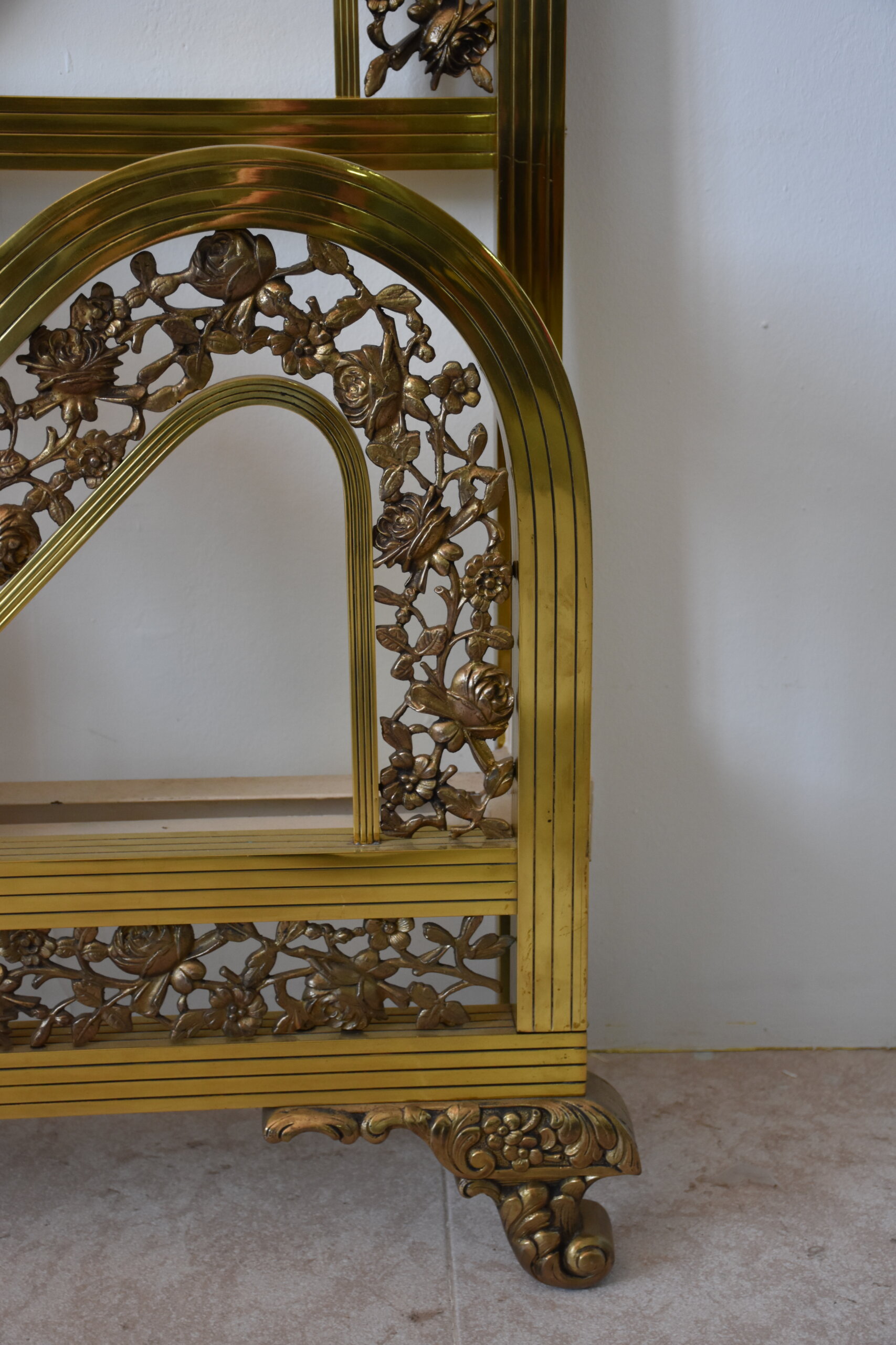 Cama antigua de bronce con medallones - Imagen 5