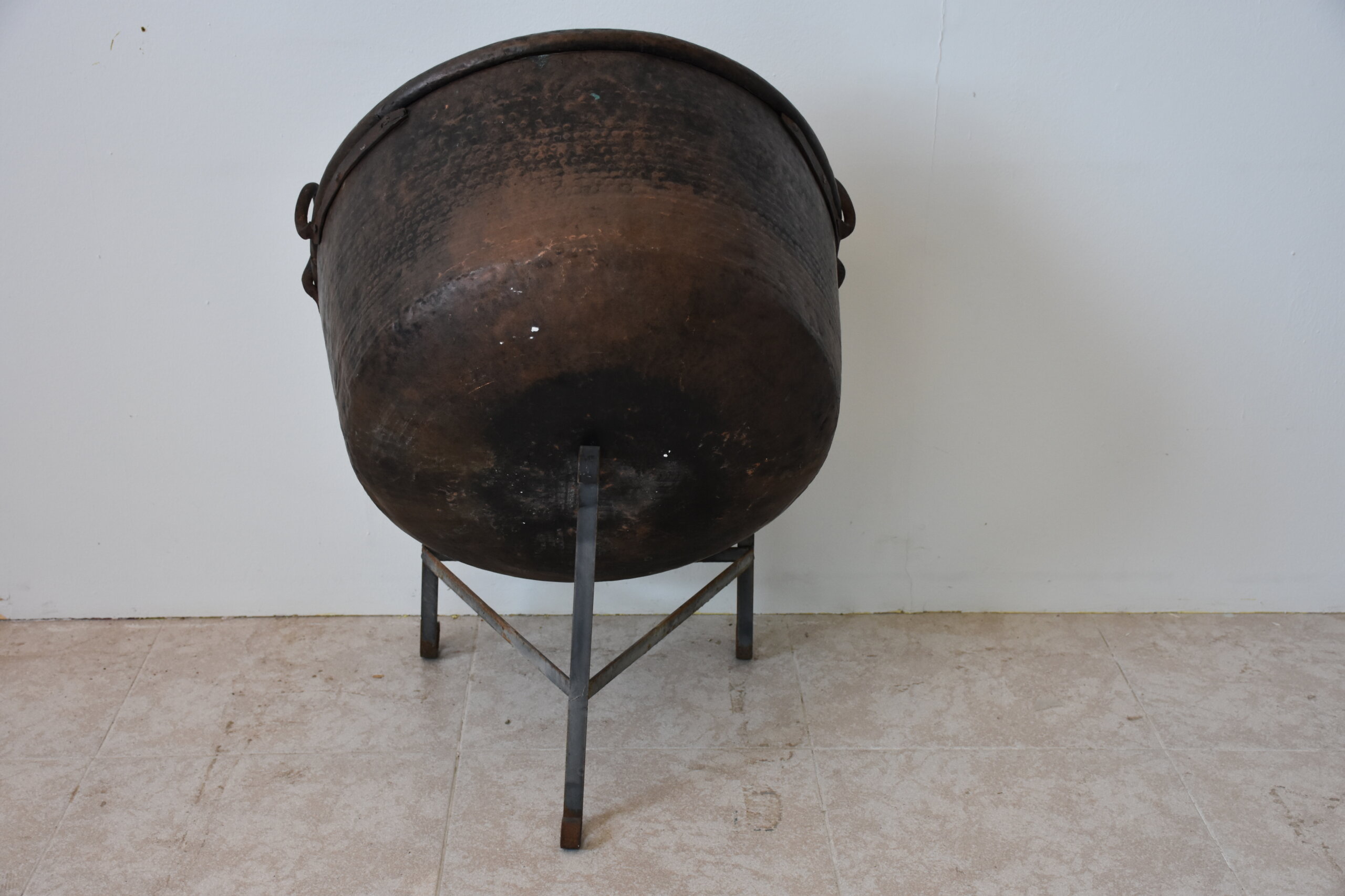 Gran caldero de cobre con soporte - Imagen 5