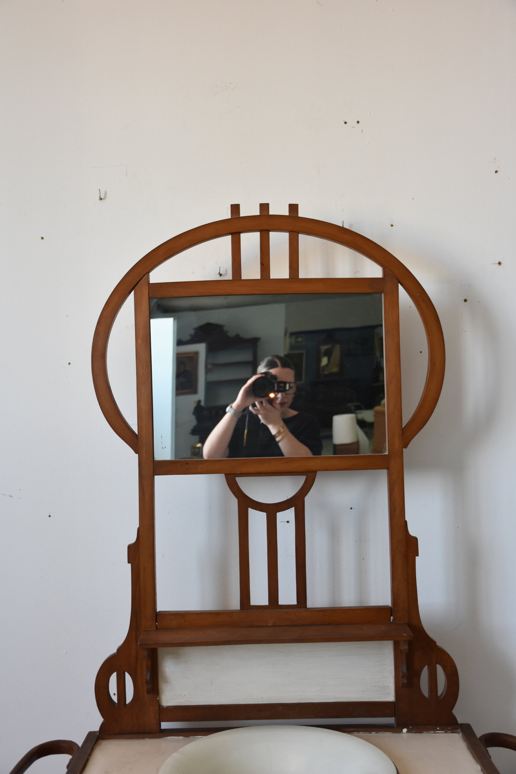 Palanganero antiguo estilo modernista - Imagen 3