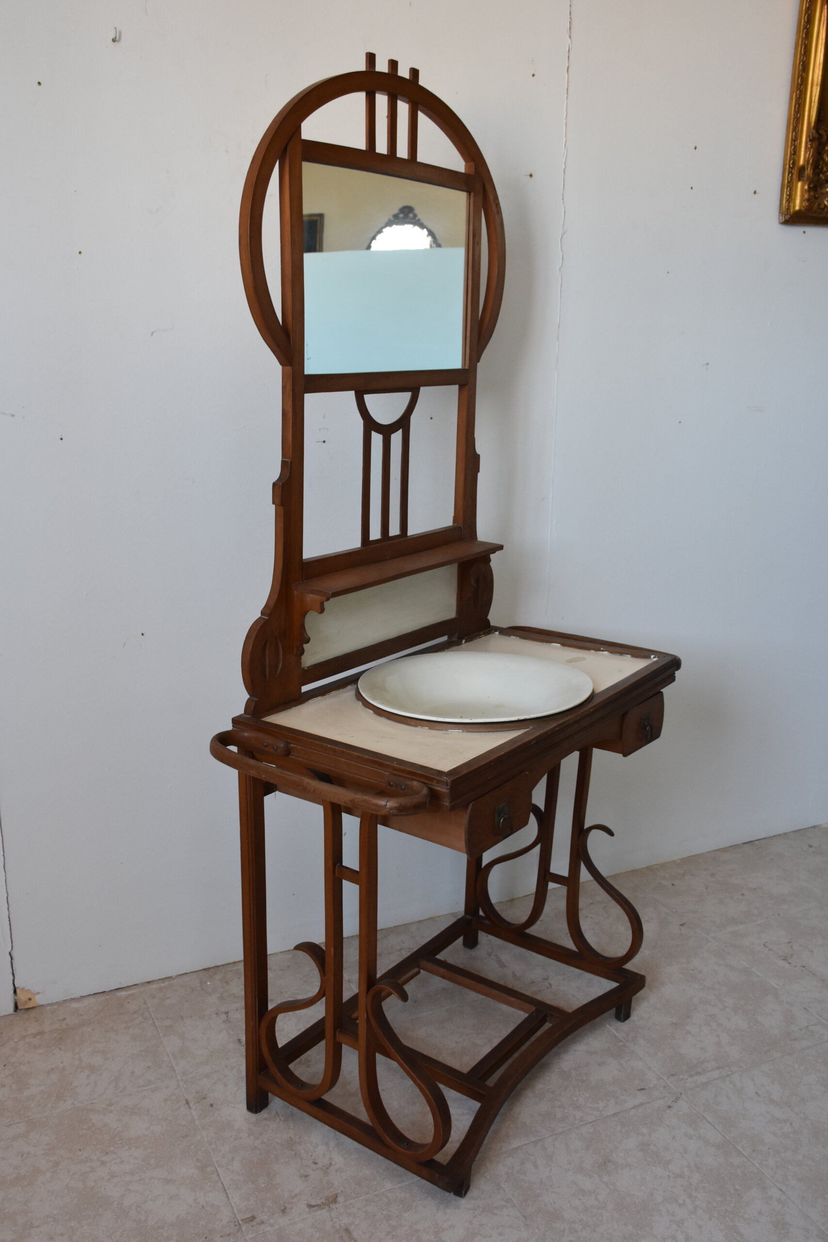 Palanganero antiguo estilo modernista - Imagen 6