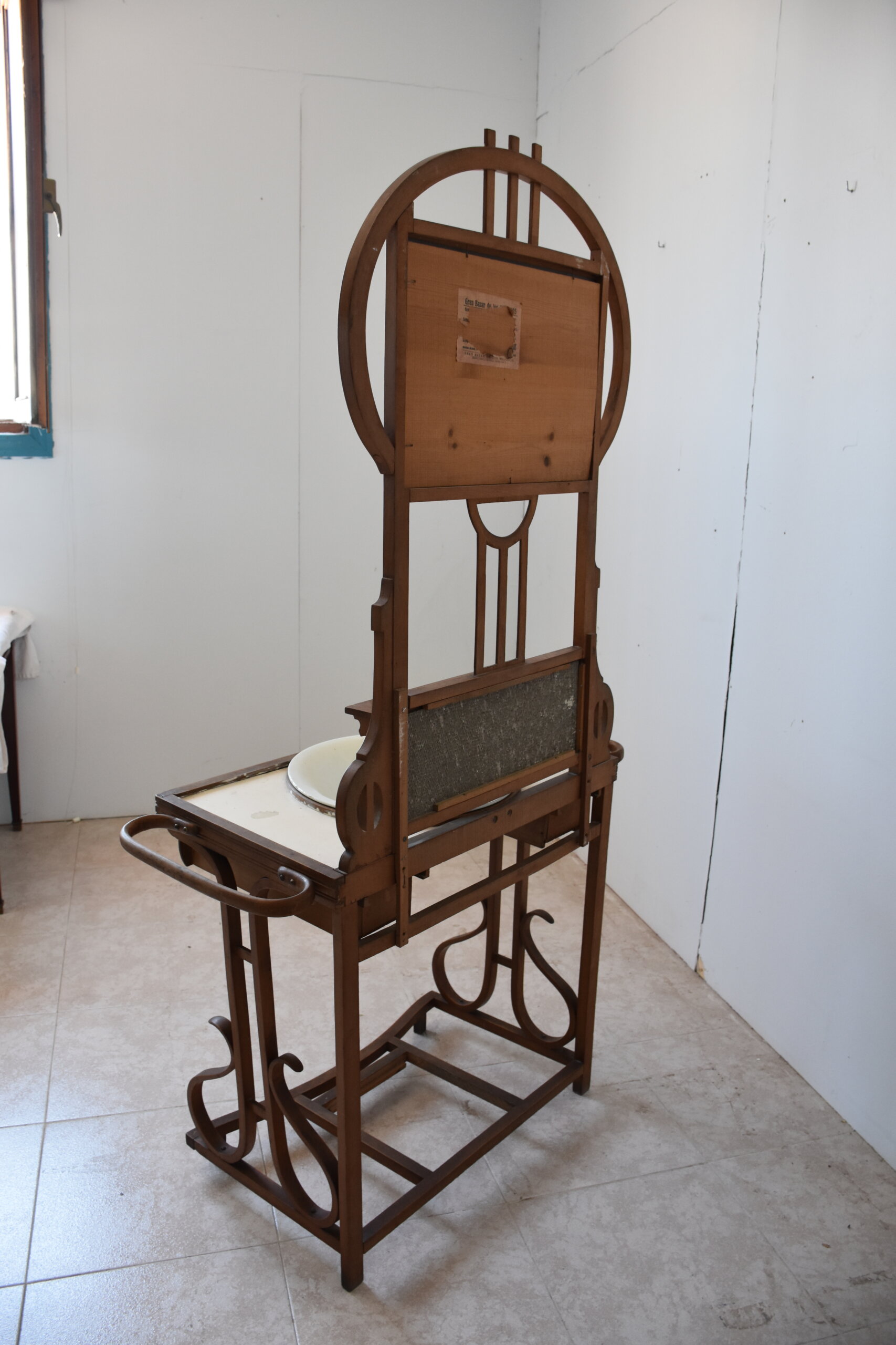 Palanganero antiguo estilo modernista - Imagen 10
