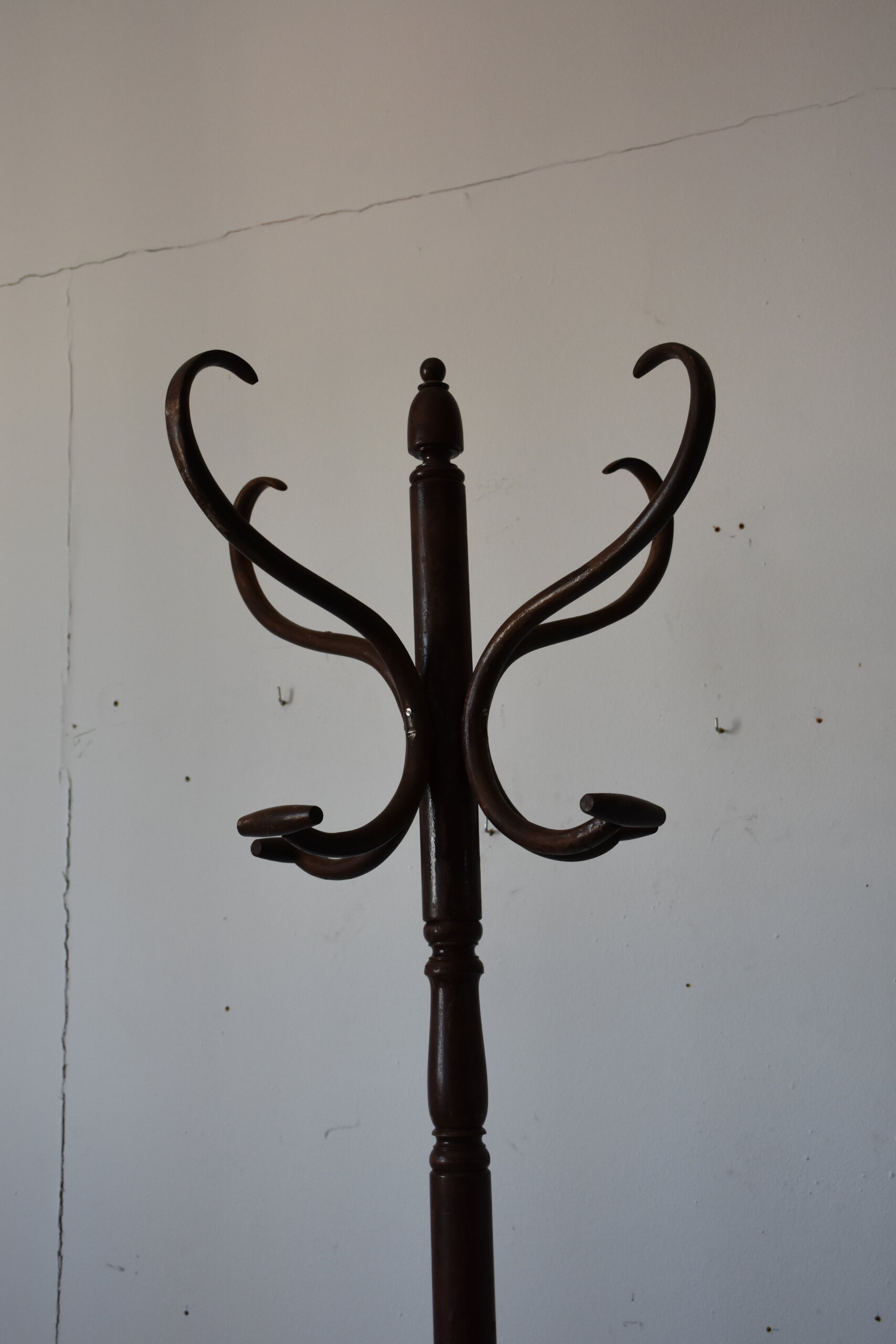 Perchero antiguo de pie estilo Thonet - Imagen 4