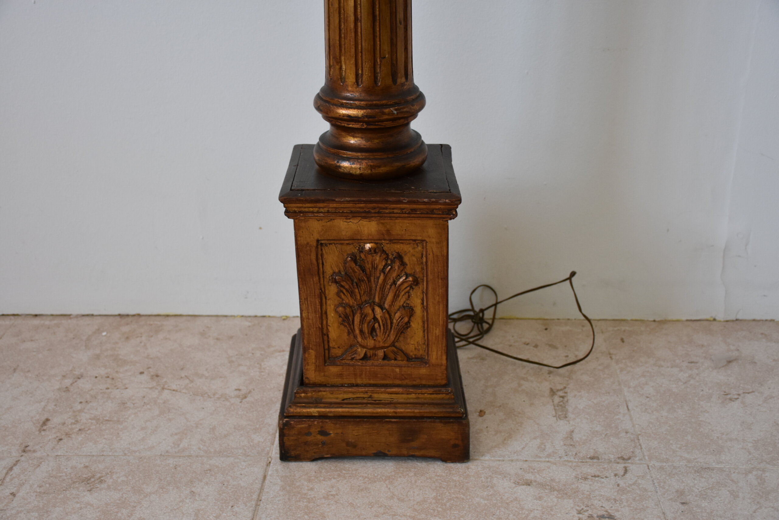 Lámpara antigua de pie columna oro - Imagen 4