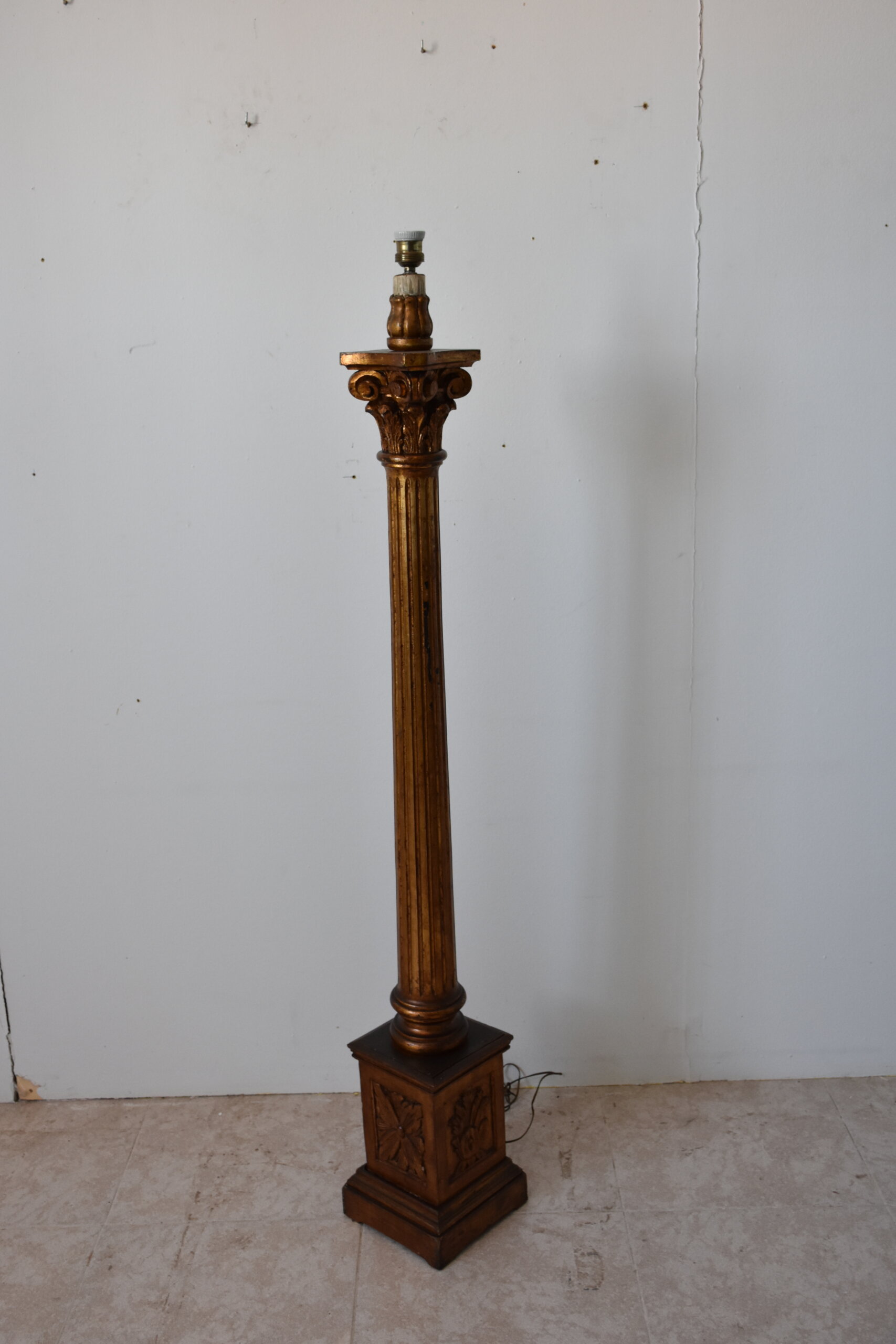 Lámpara antigua de pie columna oro - Imagen 5