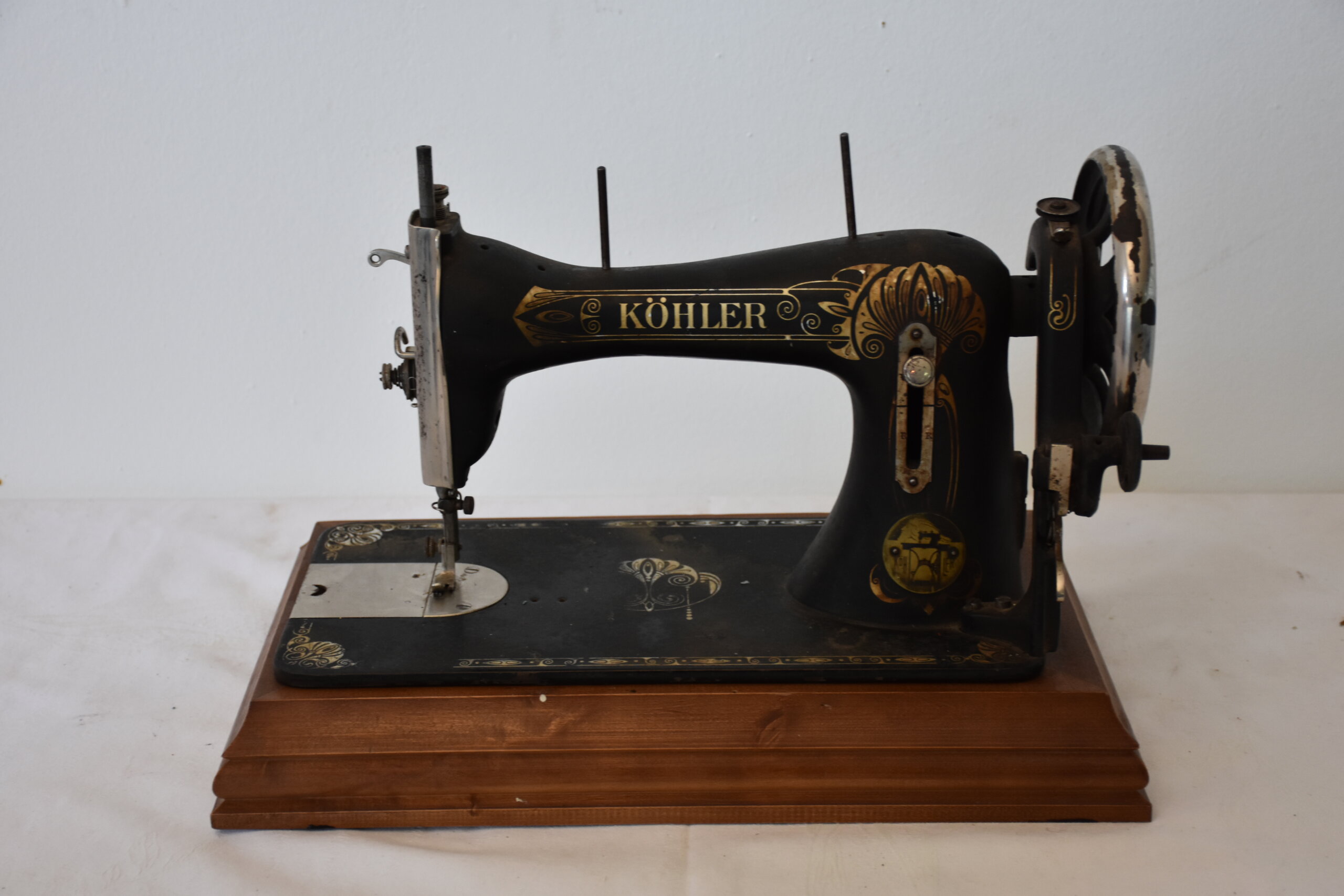 Antigua máquina de coser Köhler - Imagen 2