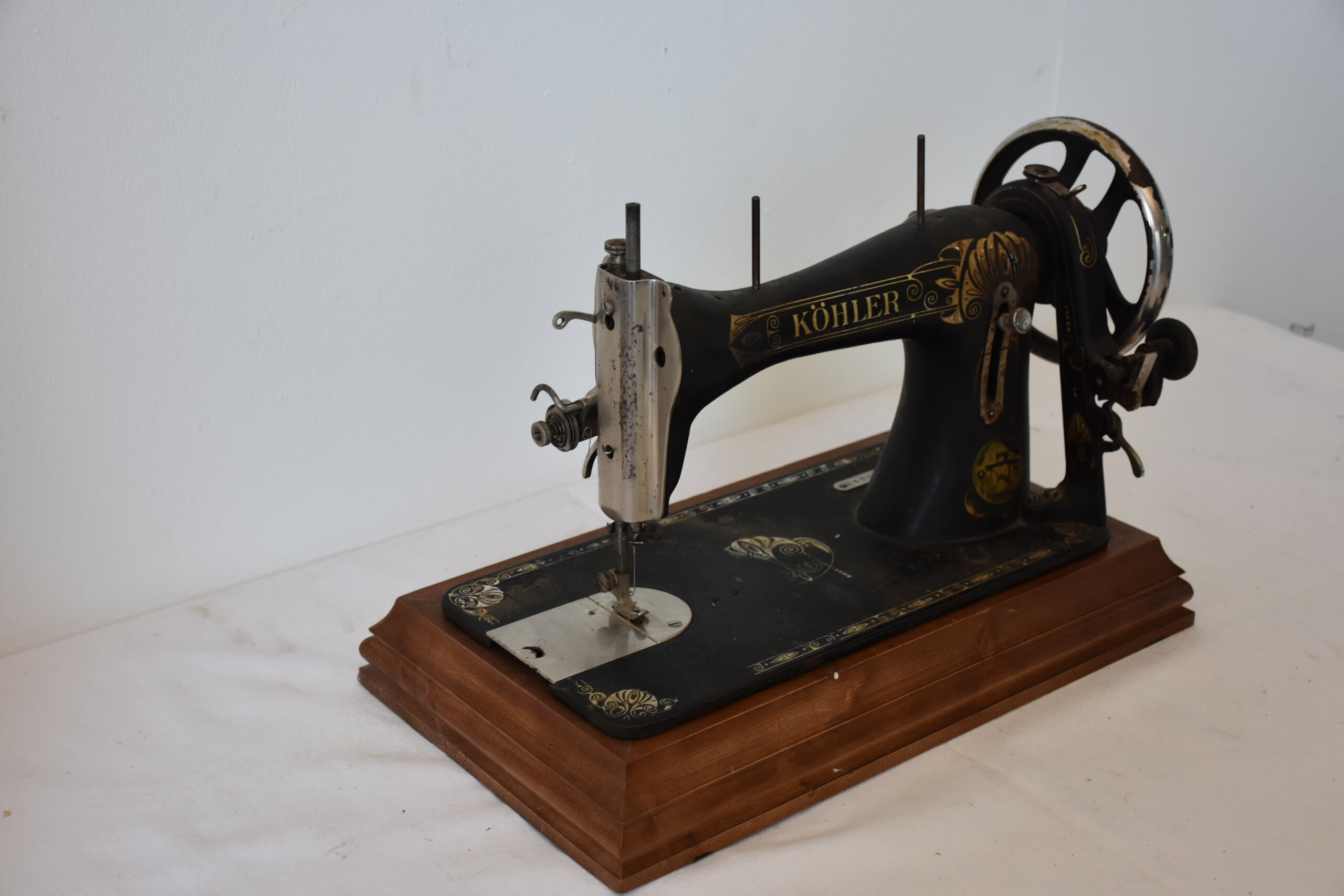 Antigua máquina de coser Köhler - Imagen 6
