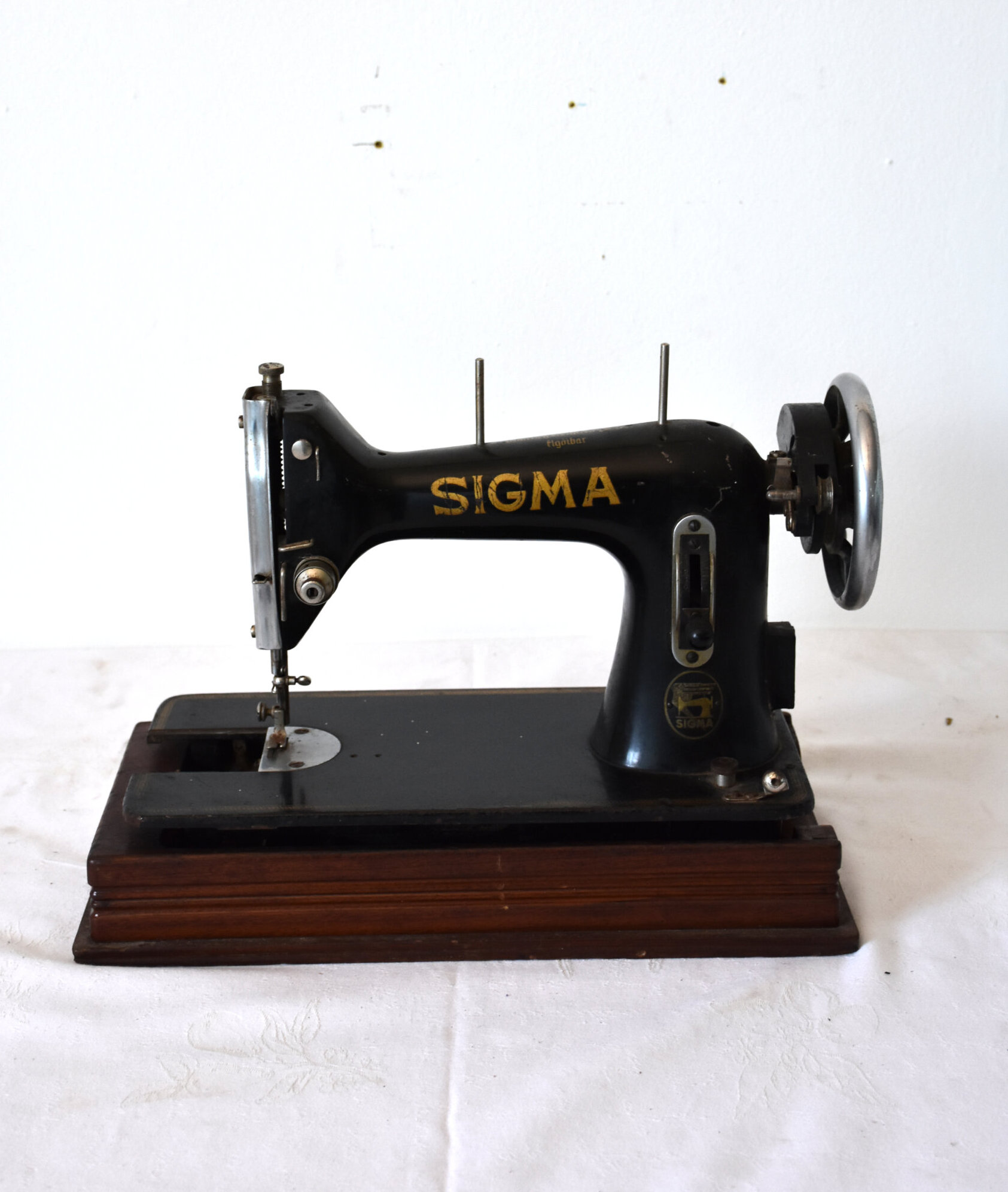 Antigua máquina de coser Sigma