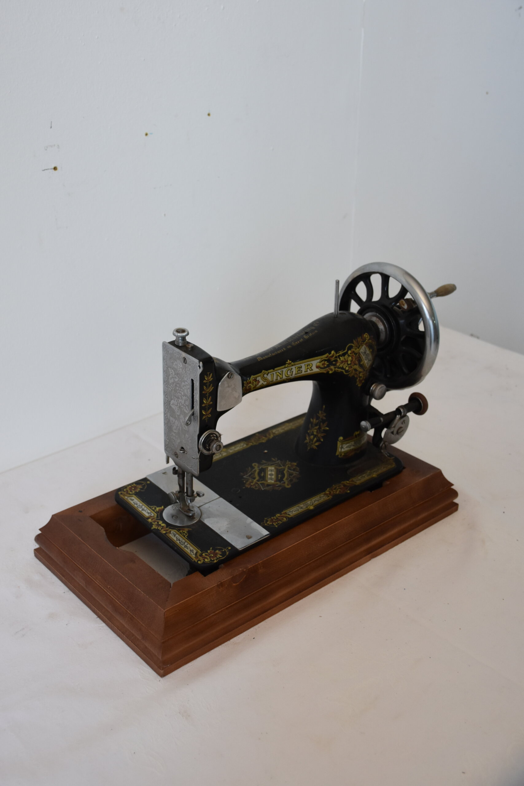 Antigua máquina de coser Singer de manivela - Imagen 6