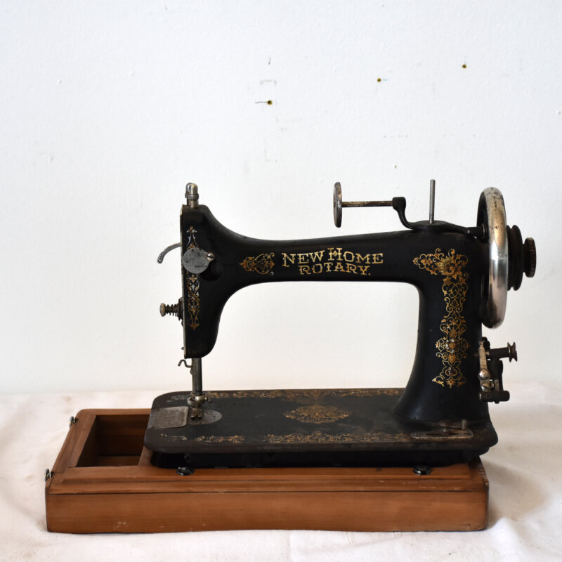 Antigua máquina de coser New Home Rotary