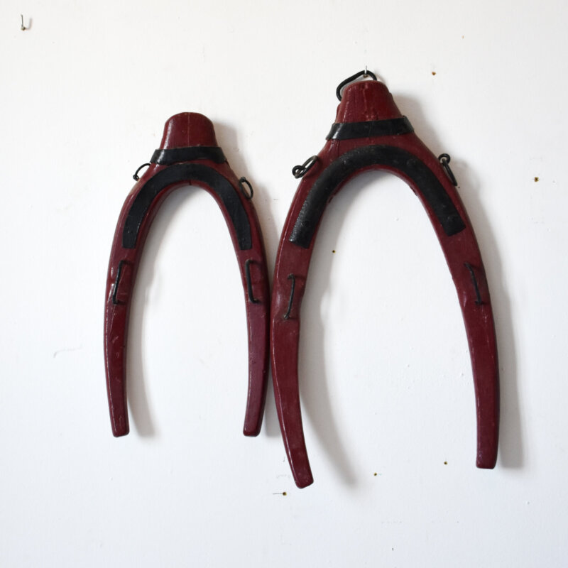 Pareja de horcates antiguos de madera