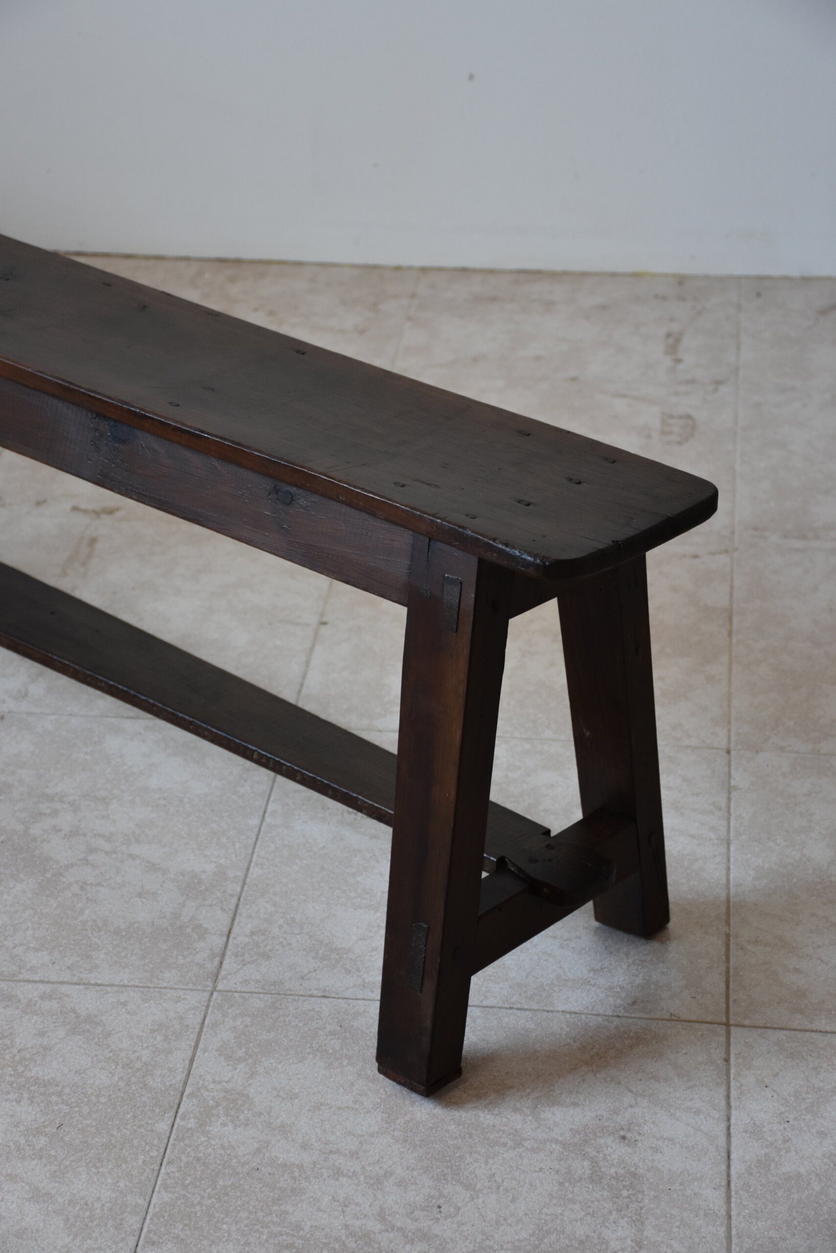 Pareja de bancos rústicos de madera - Imagen 5
