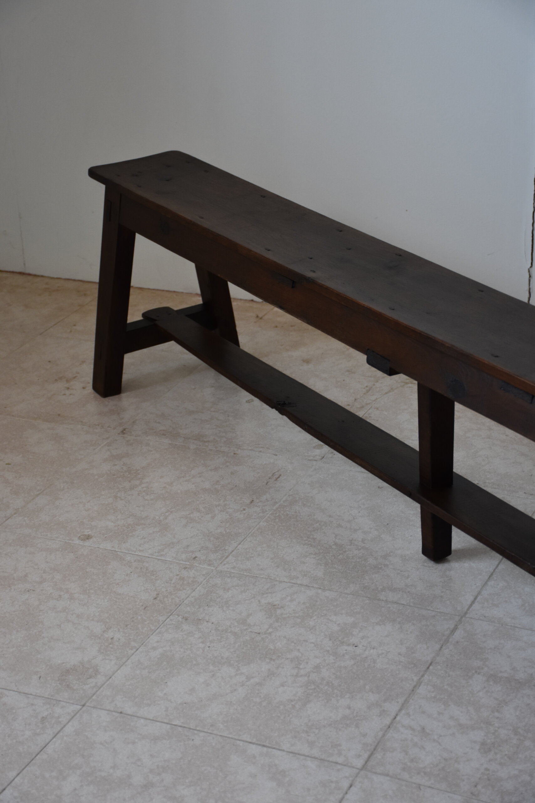 Pareja de bancos rústicos de madera - Imagen 6