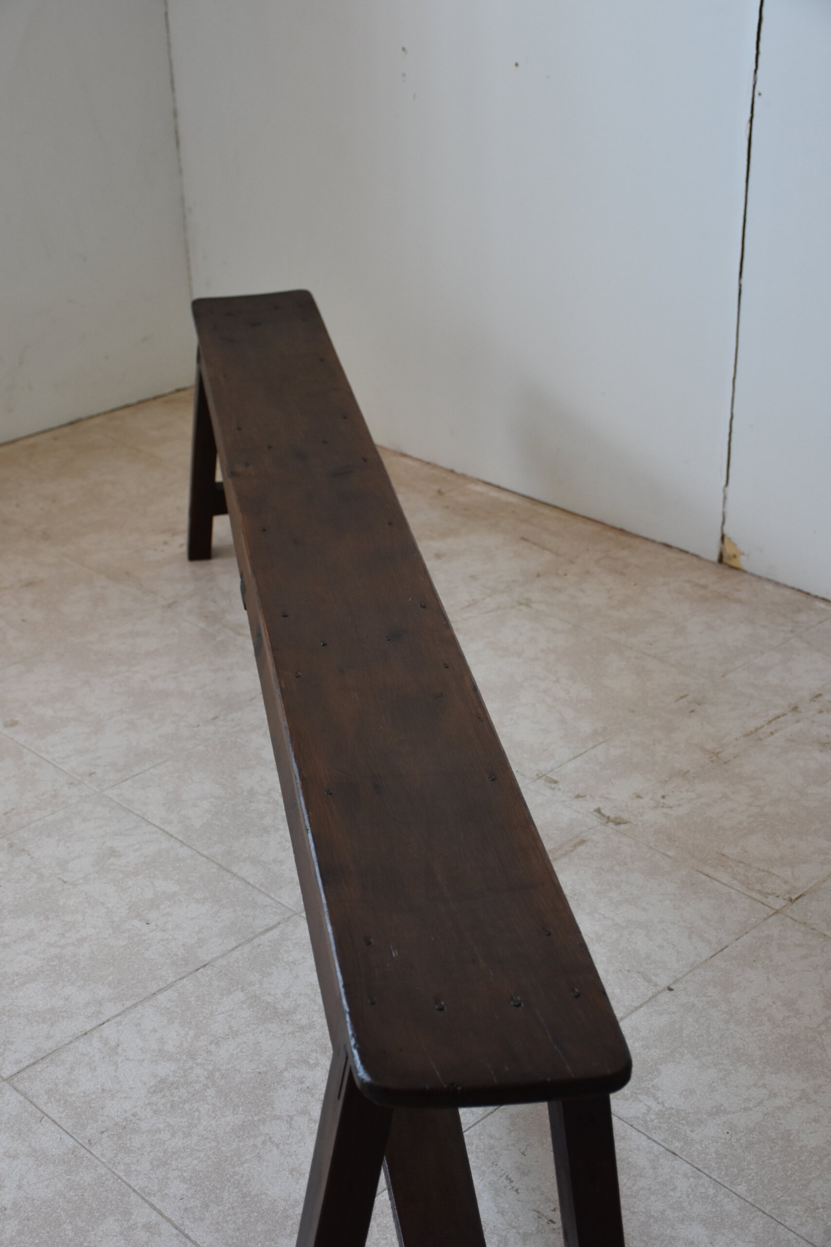 Pareja de bancos rústicos de madera - Imagen 7