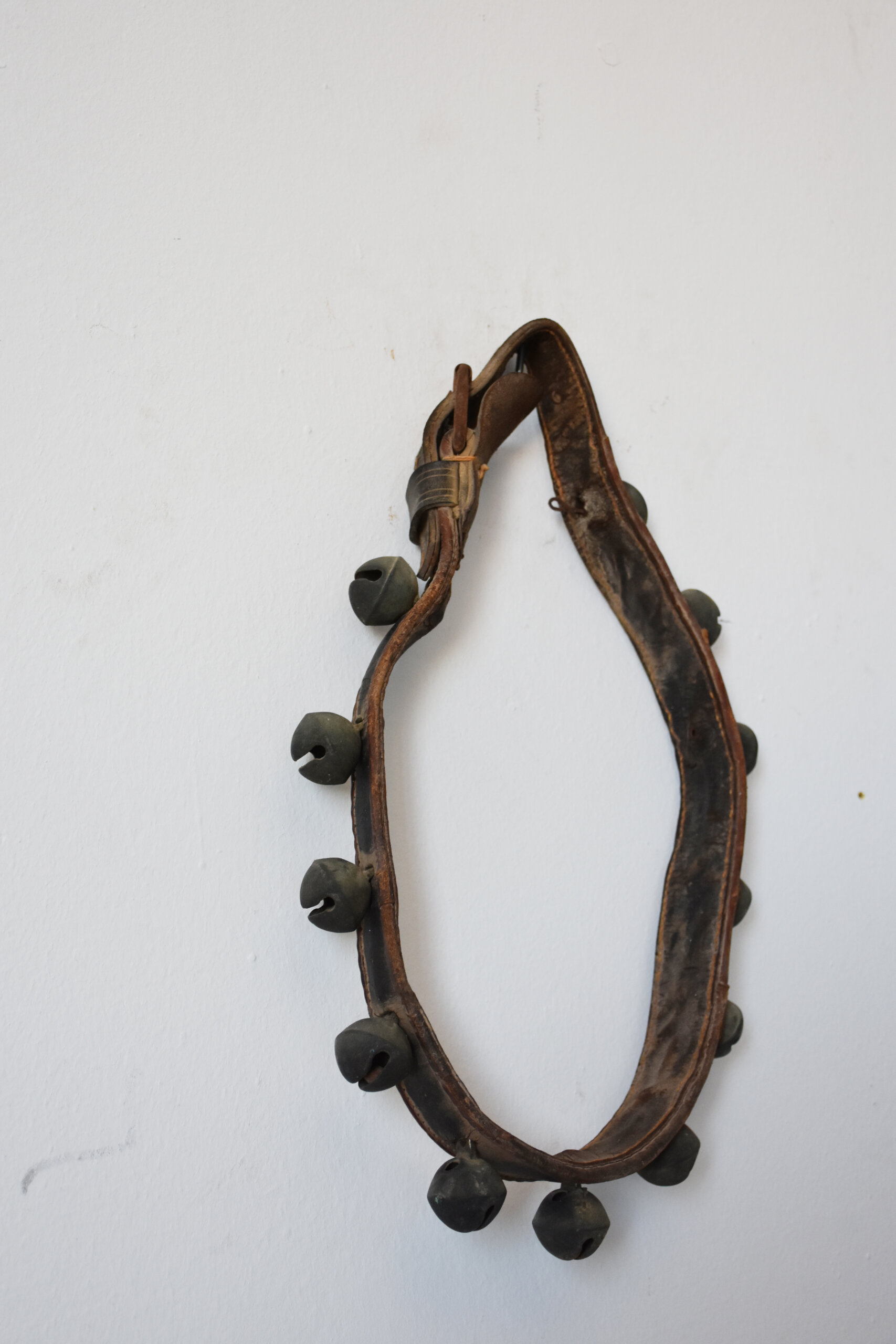 Collar para caballería con cascabeles - Imagen 2