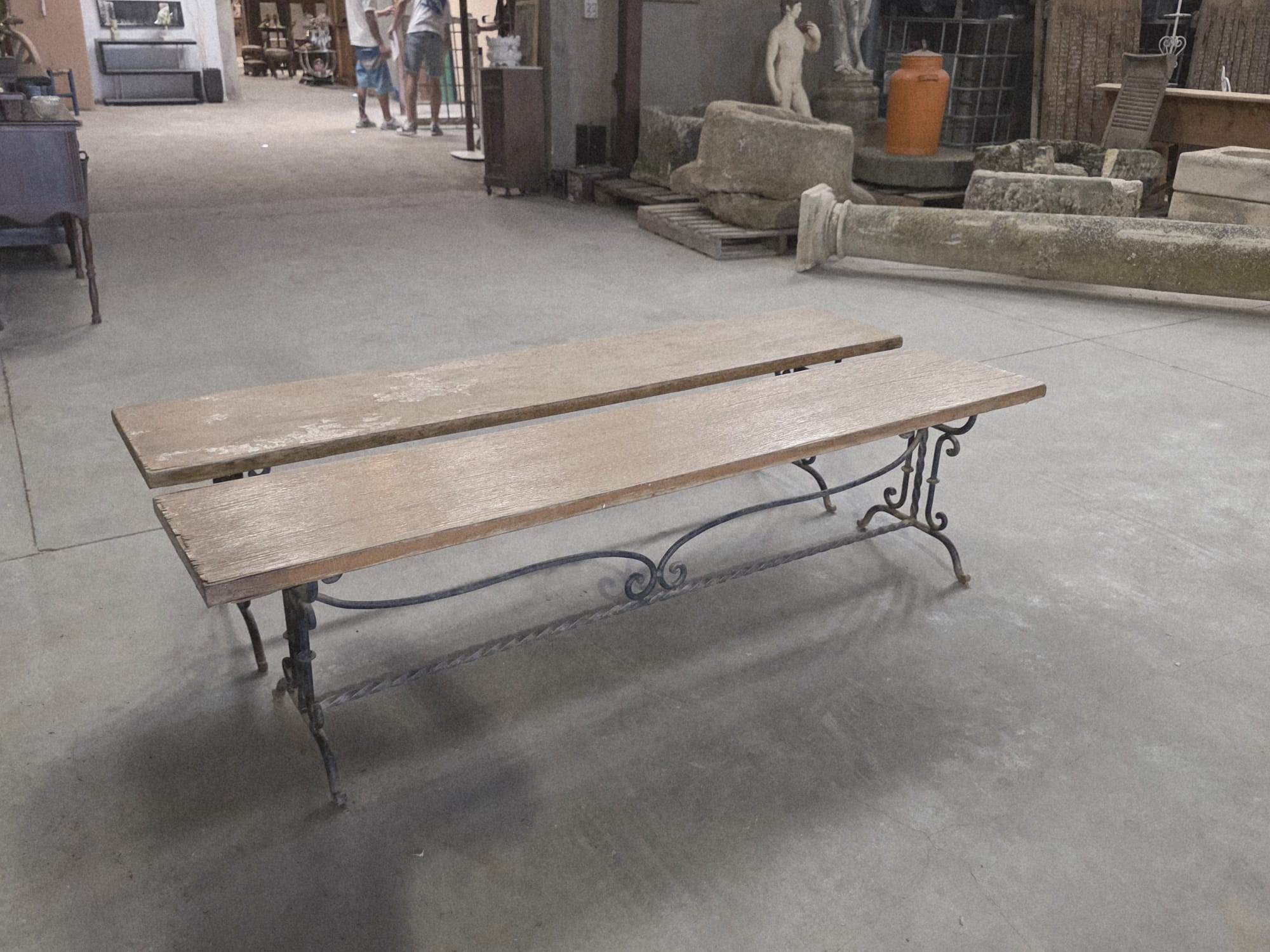 Pareja de bancos de madera y hierro forjado - Imagen 6
