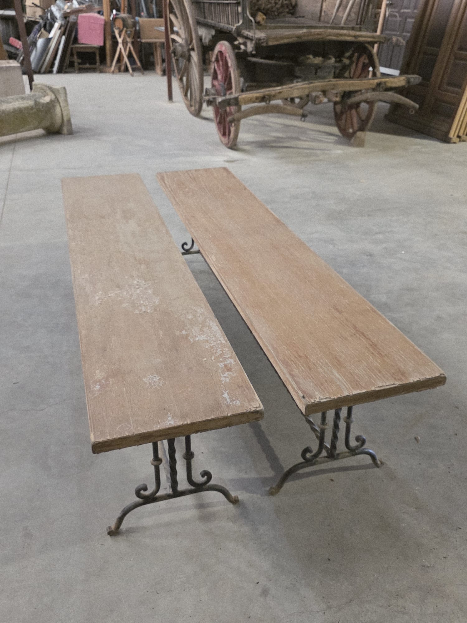 Pareja de bancos de madera y hierro forjado - Imagen 5