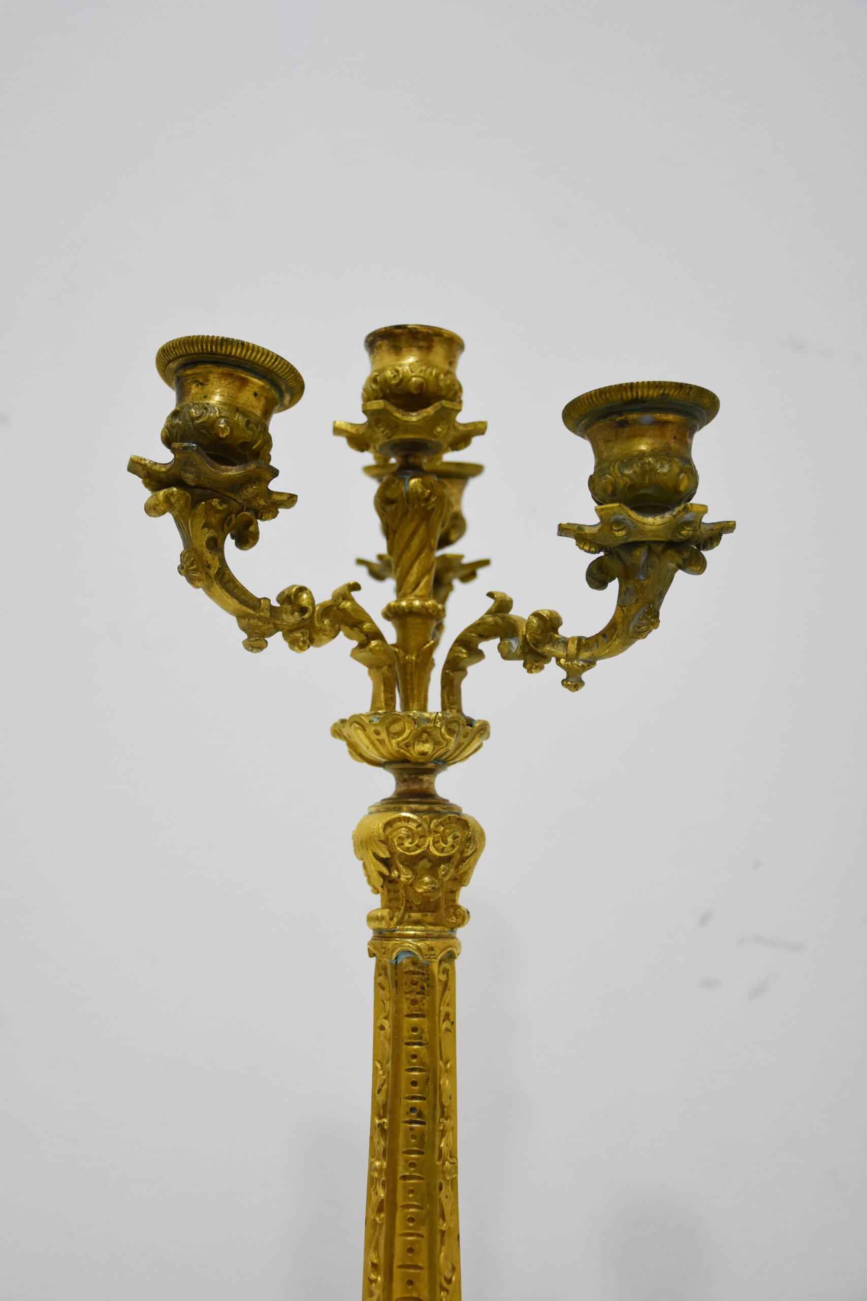 Candelabros bronce dorado 4 brazos - Imagen 4