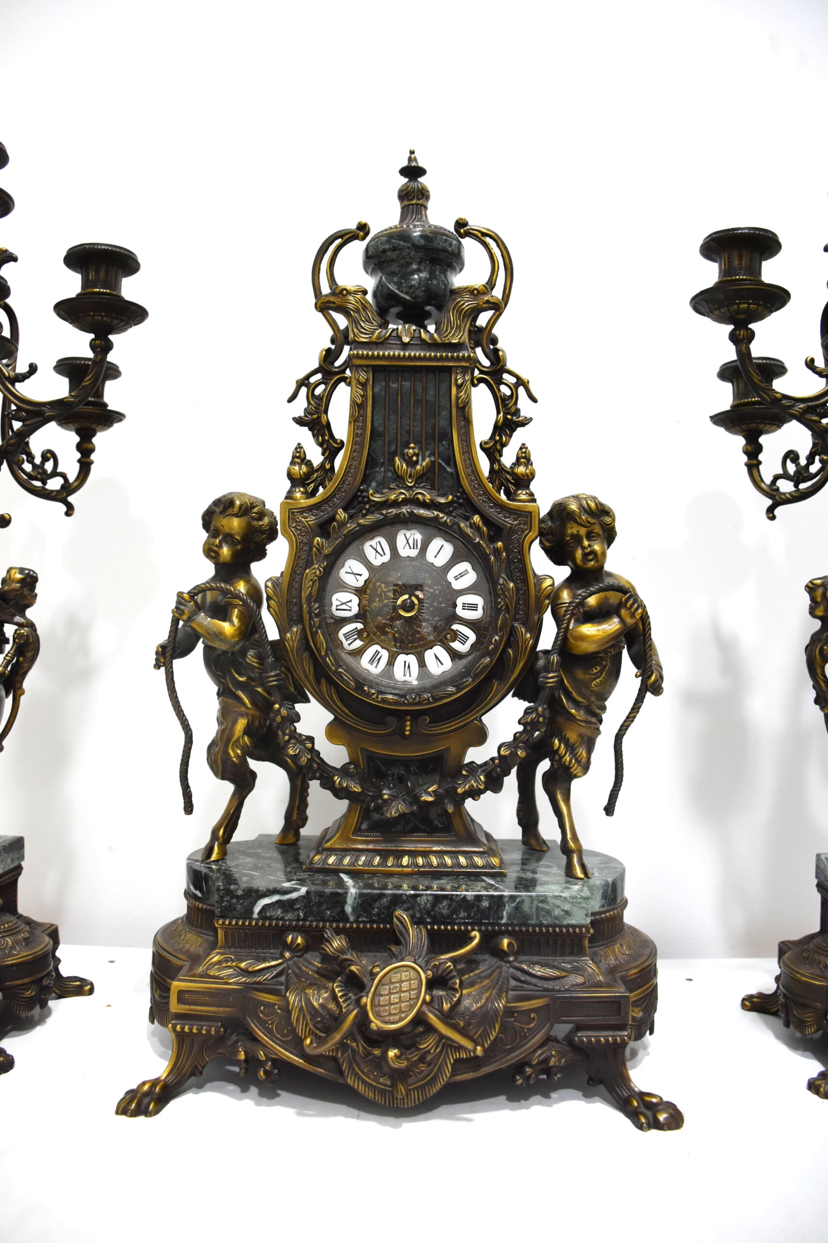 Guarnición reloj y candelabros bronce y mármol - Imagen 3