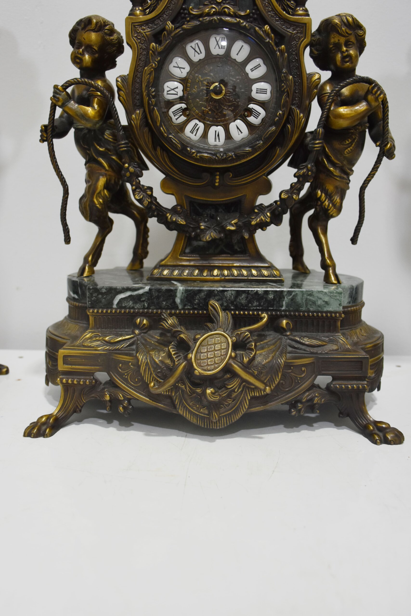 Guarnición reloj y candelabros bronce y mármol - Imagen 5
