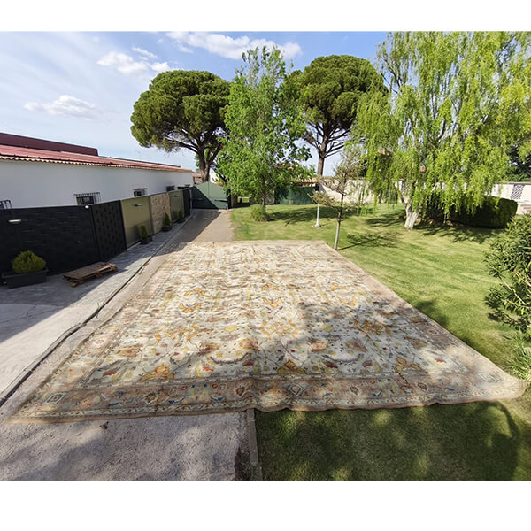 Gran alfombra de lana con decoración floral 710 x 970 cm