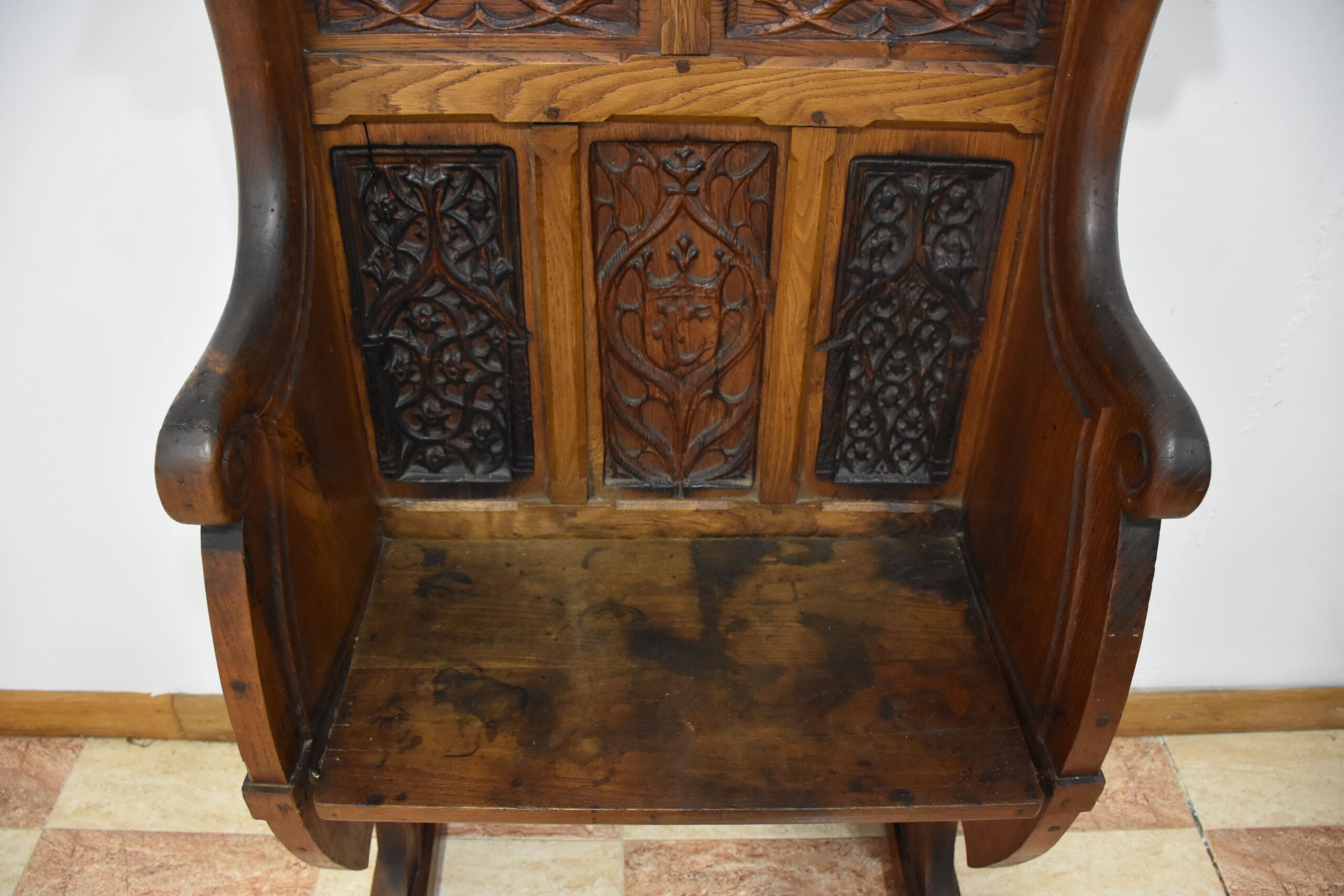 Gran sillón gótico madera tallada roble - Imagen 4