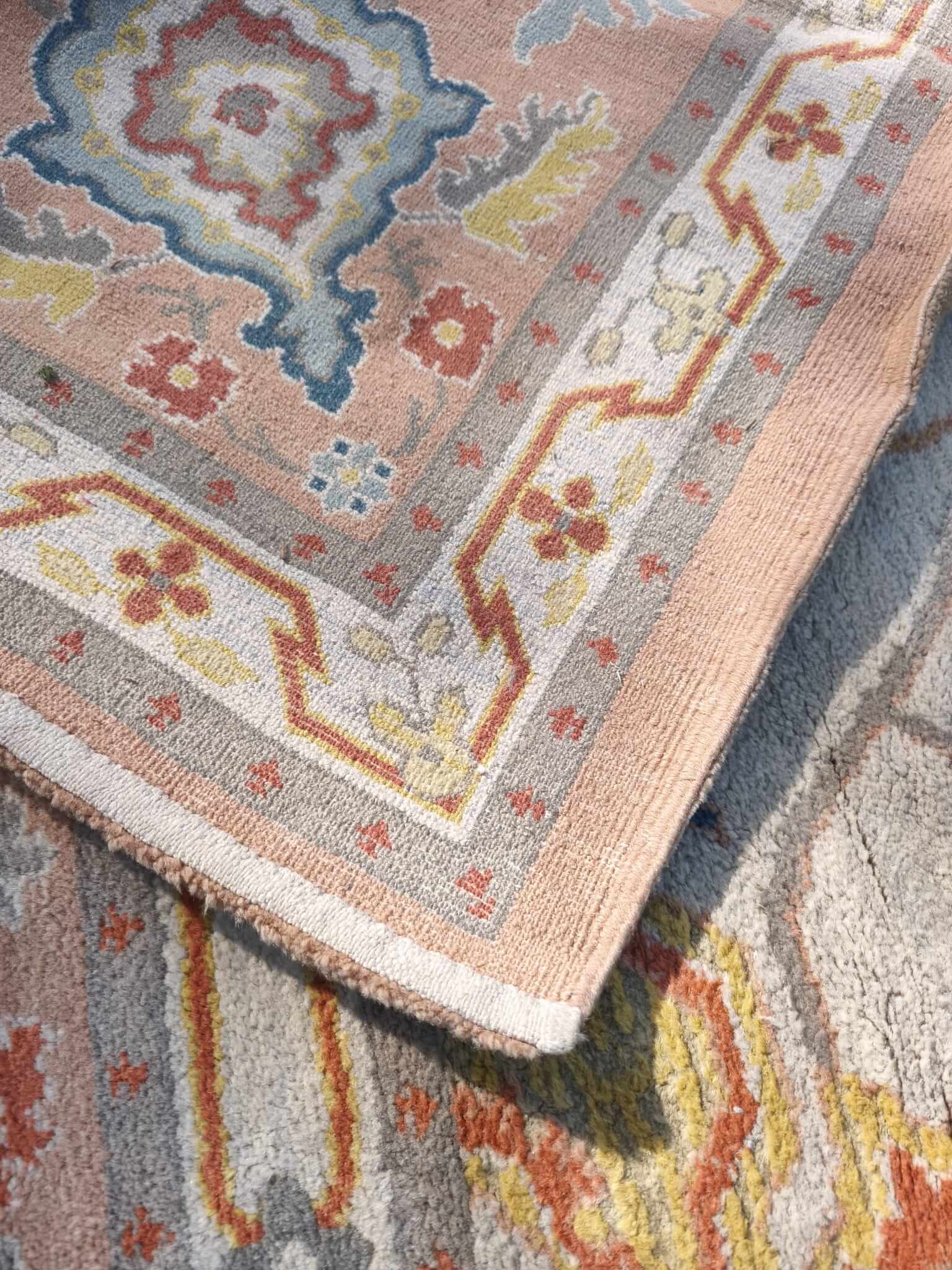 Gran alfombra de lana con decoración floral 710 x 970 cm - Imagen 3
