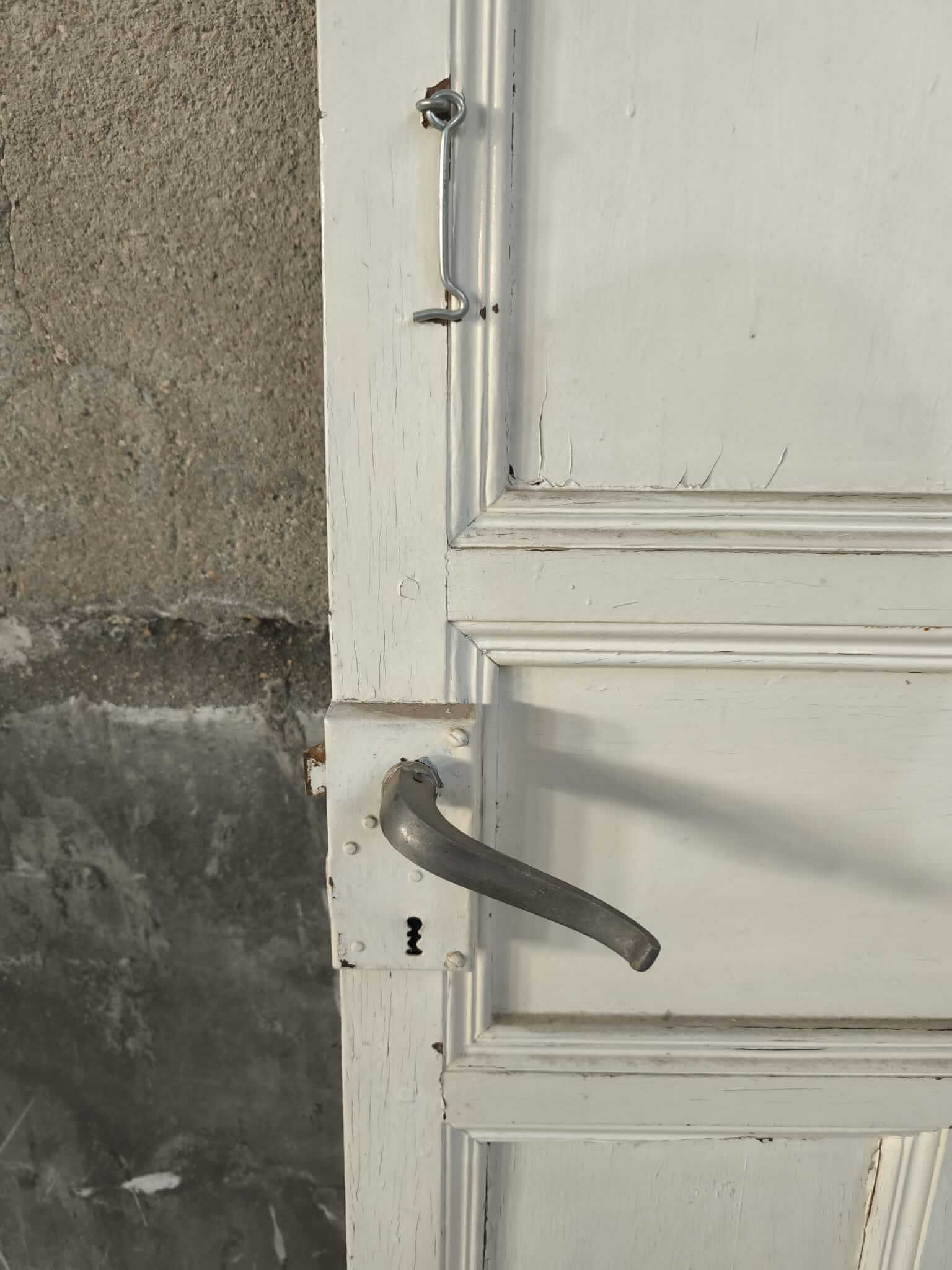 Pareja de puertas antiguas madera blanca cuarterones - Imagen 2