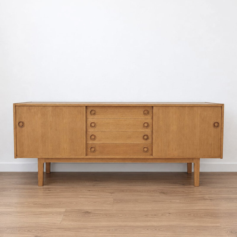 Antiguo aparador Mid Century de roble
