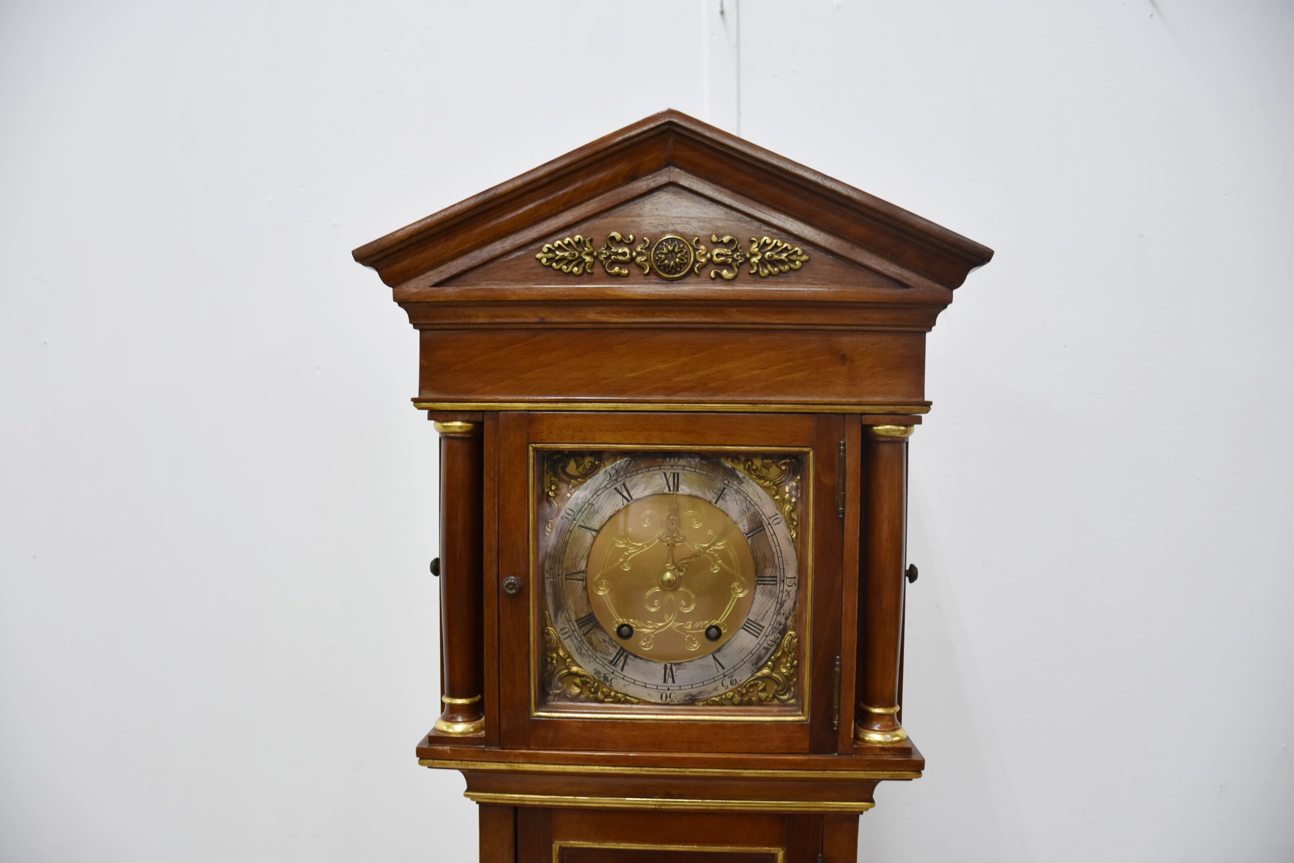 Reloj de pie de madera con péndulo - Imagen 10