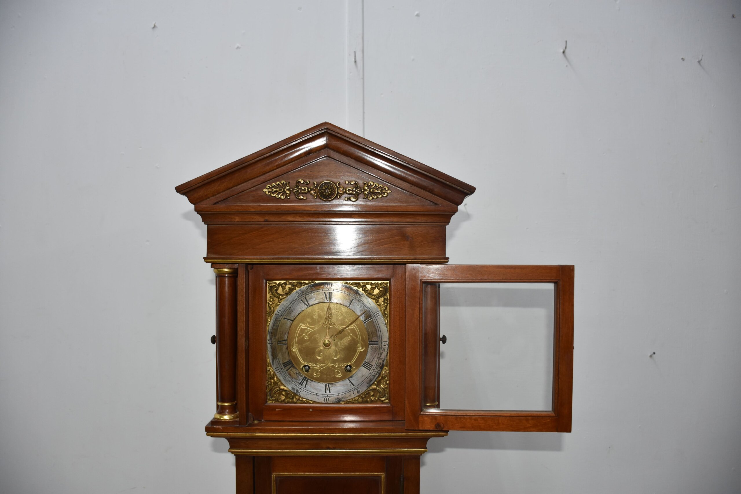 Reloj de pie de madera con péndulo - Imagen 9