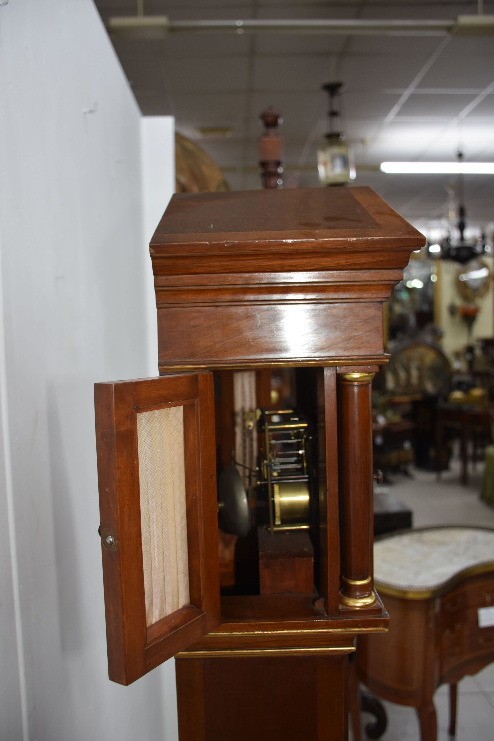 Reloj de pie de madera con péndulo - Imagen 6