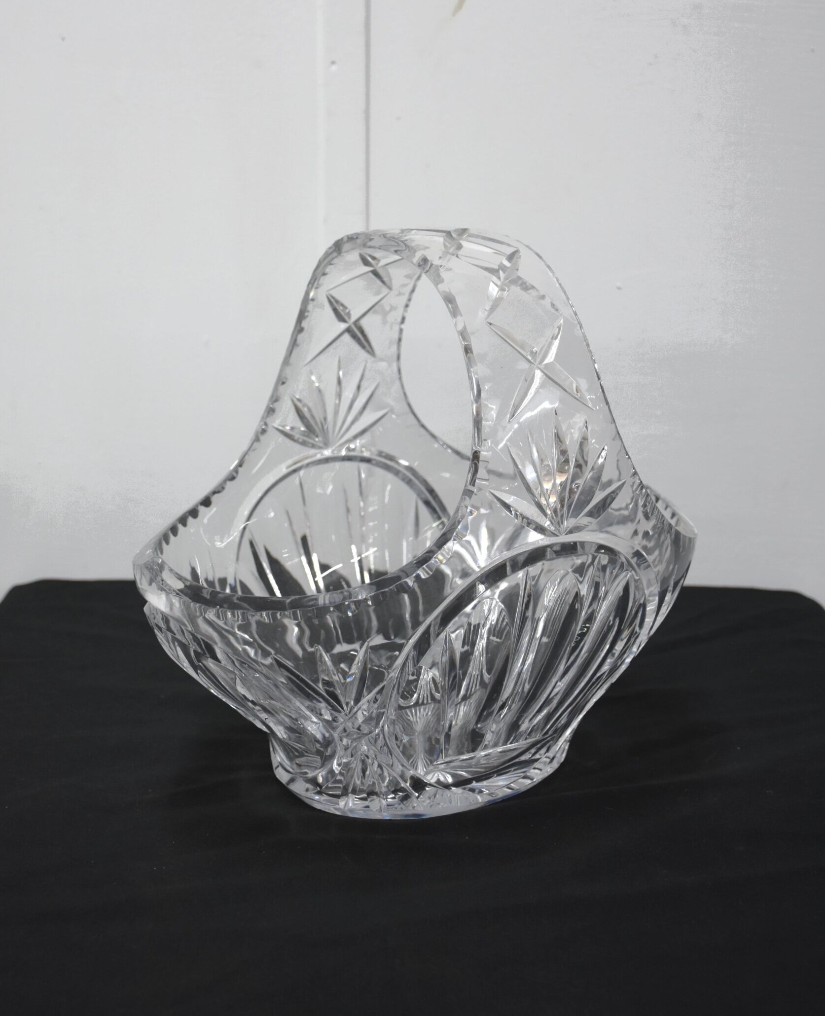 Cesta antigua cristal tallado con asa