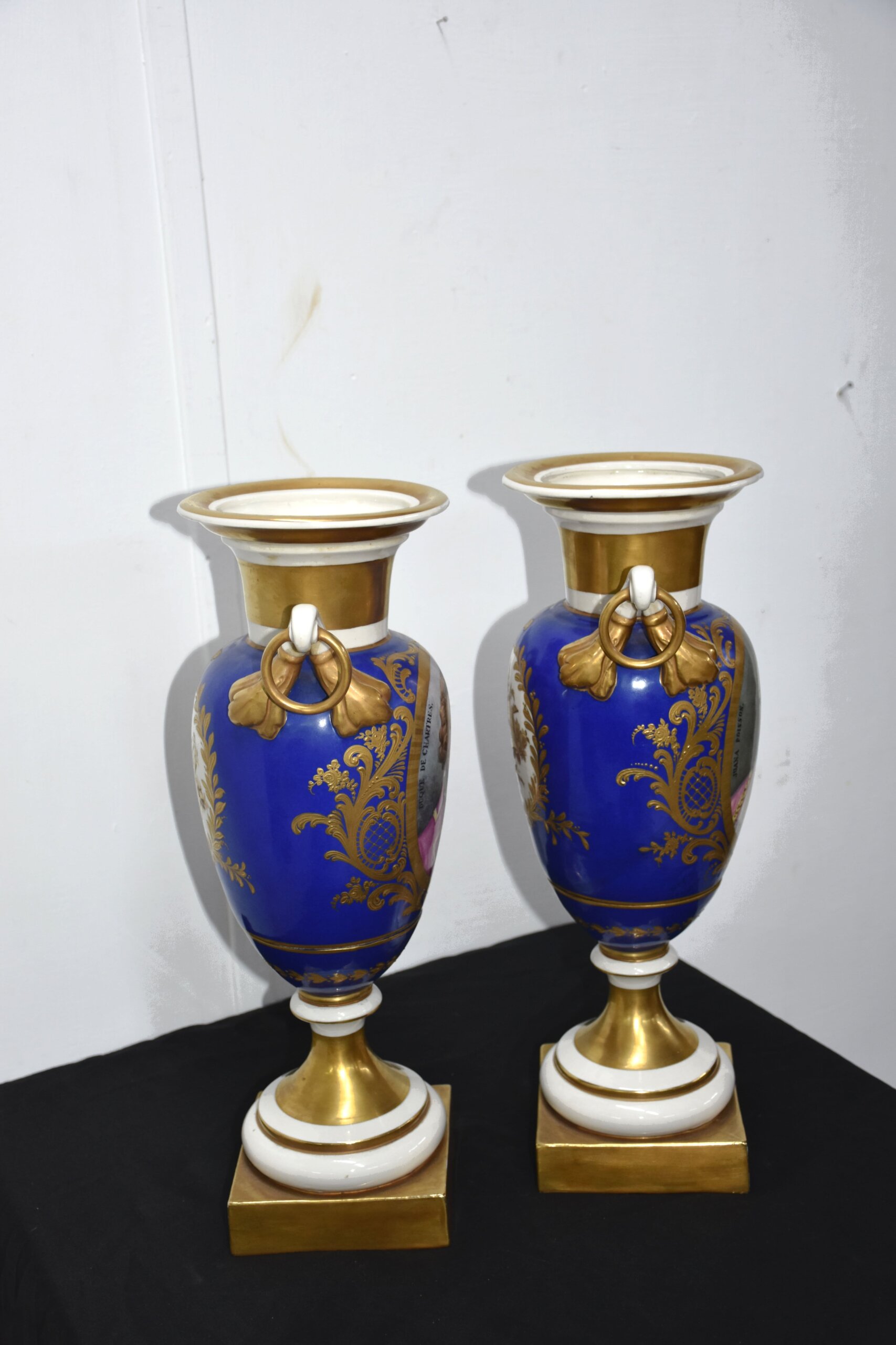 Pareja de jarrones antiguos porcelana azul y oro - Imagen 7