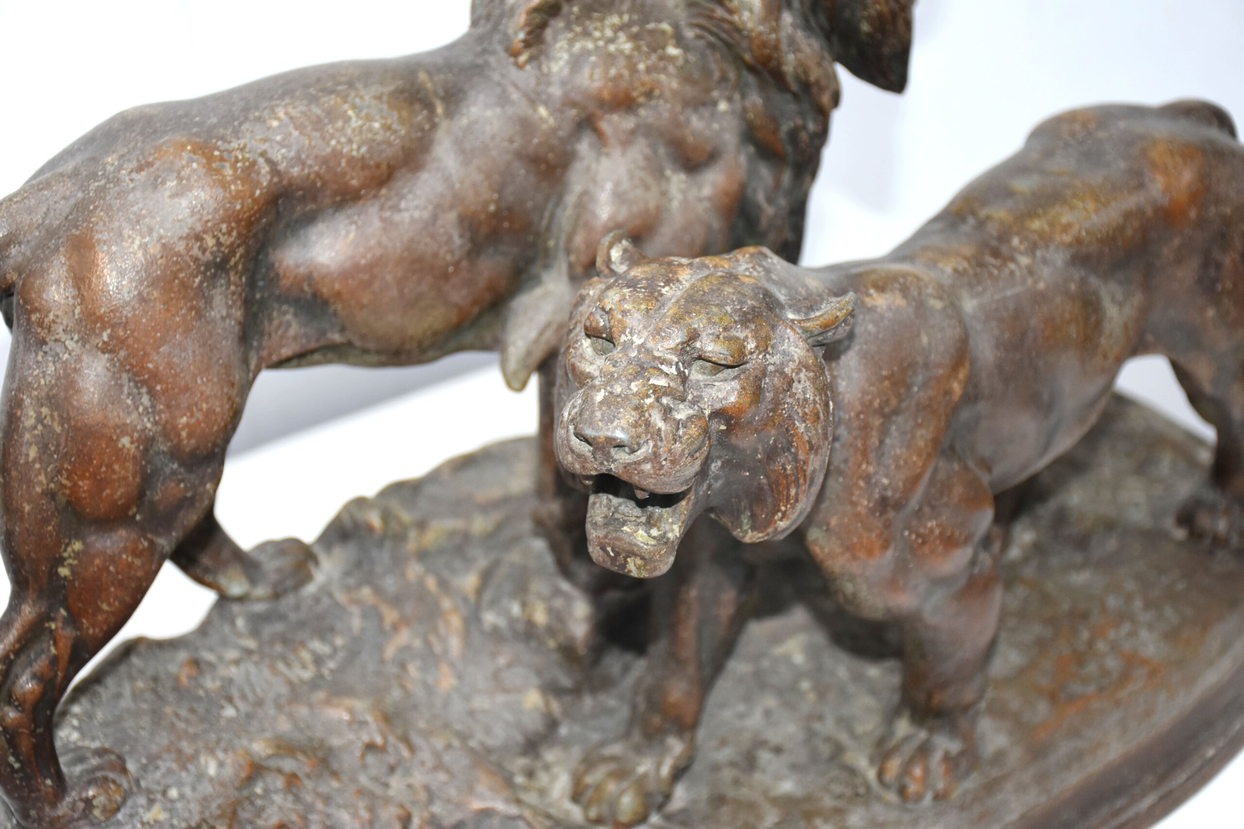 Escultura leones calamina firmada Barye - Imagen 3
