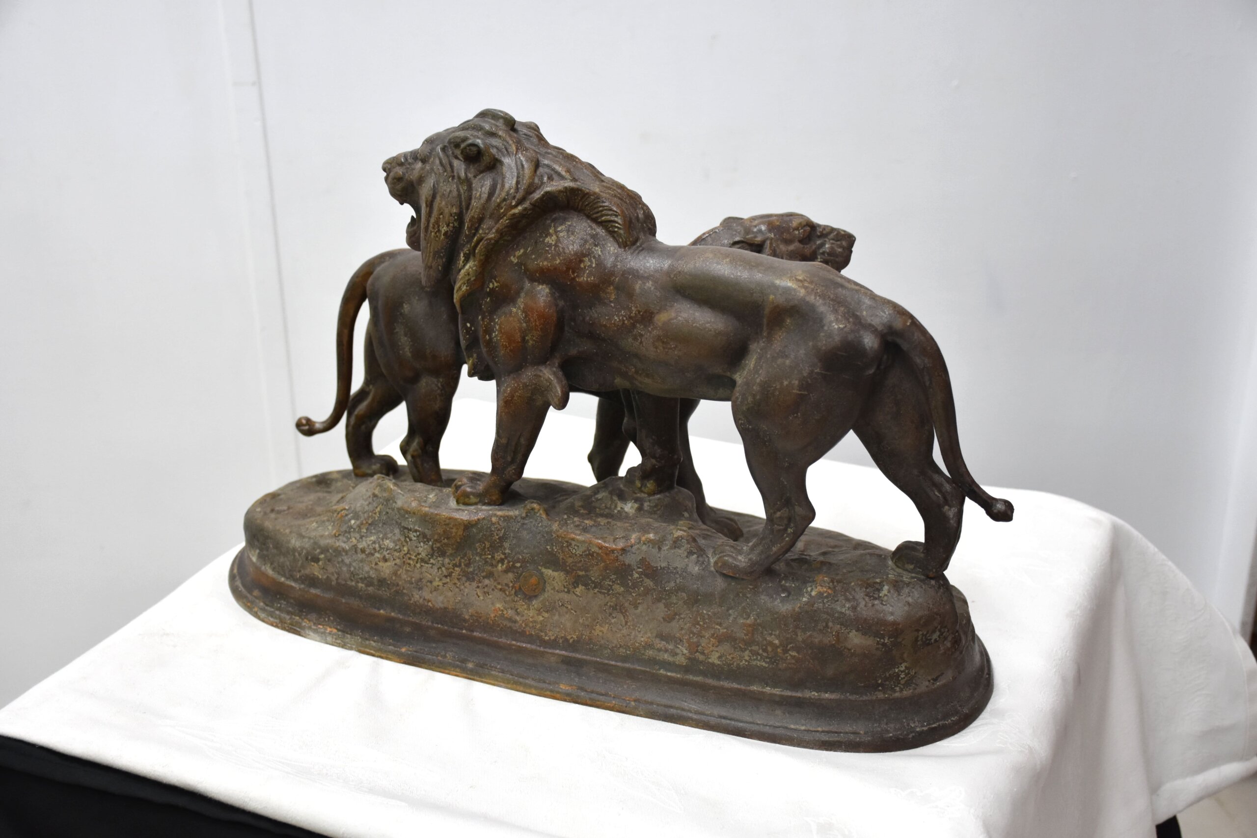 Escultura leones calamina firmada Barye - Imagen 6