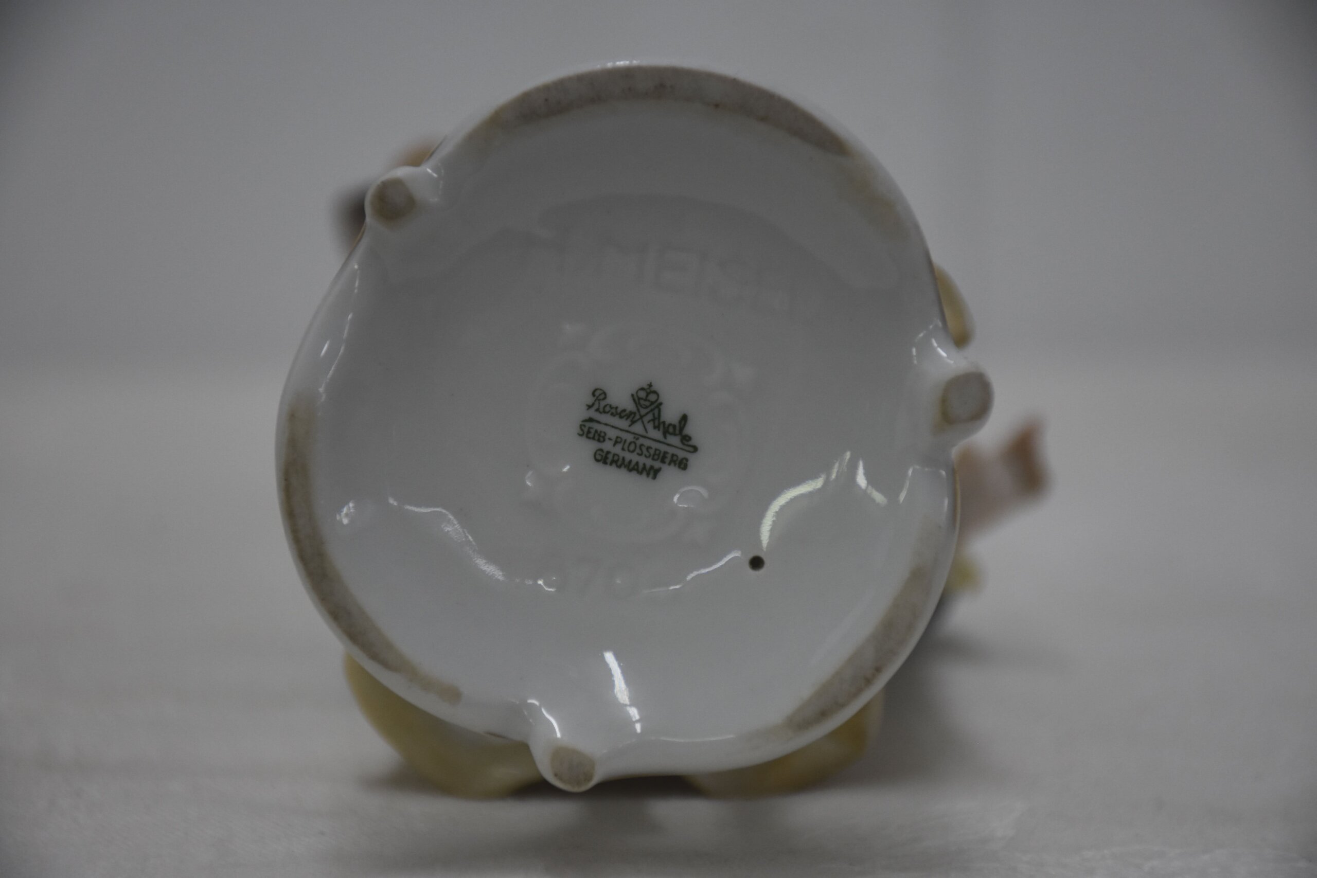 Figuras porcelana cazador y dama con aves - Imagen 3