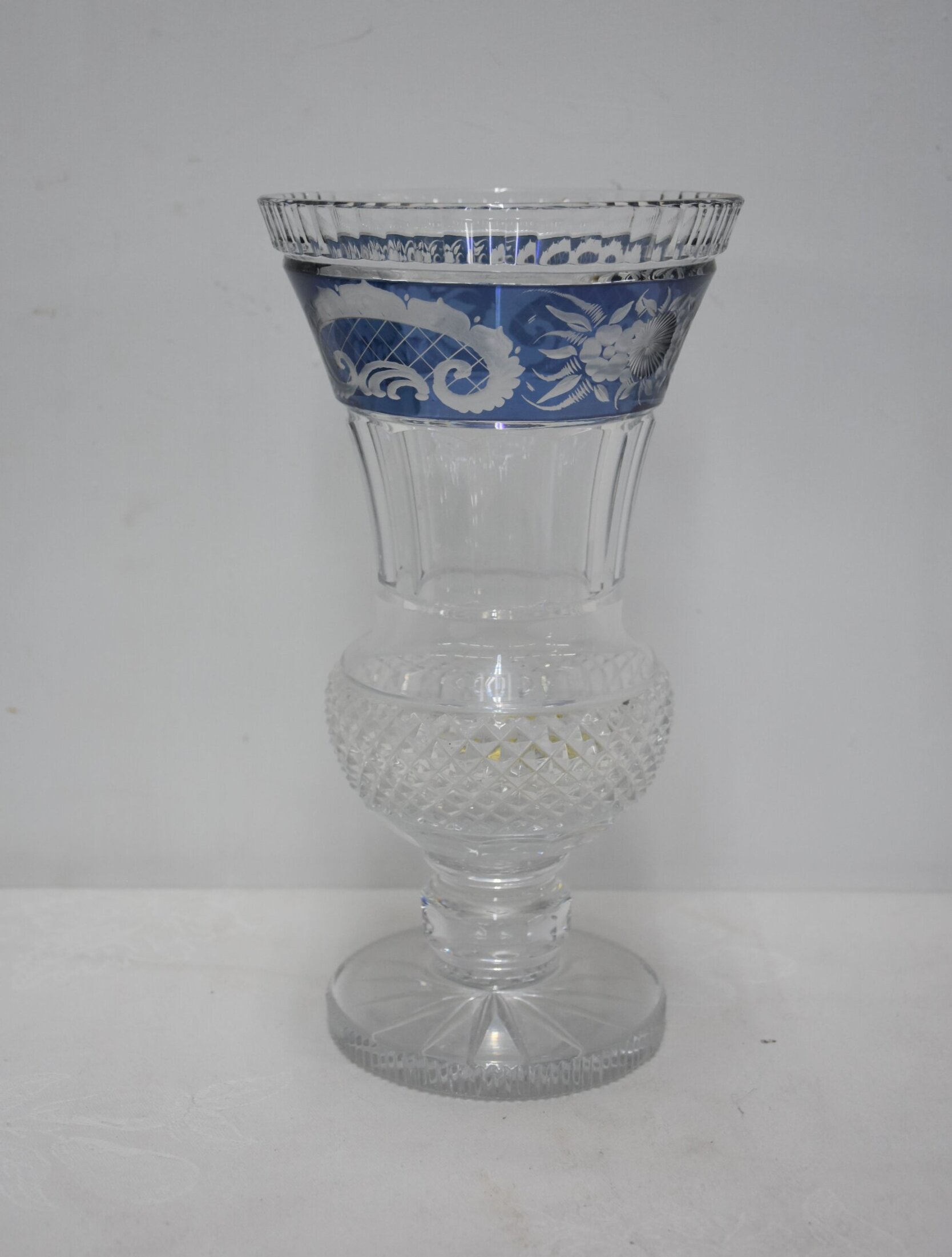Jarrón violetero cristal tallado flores azules