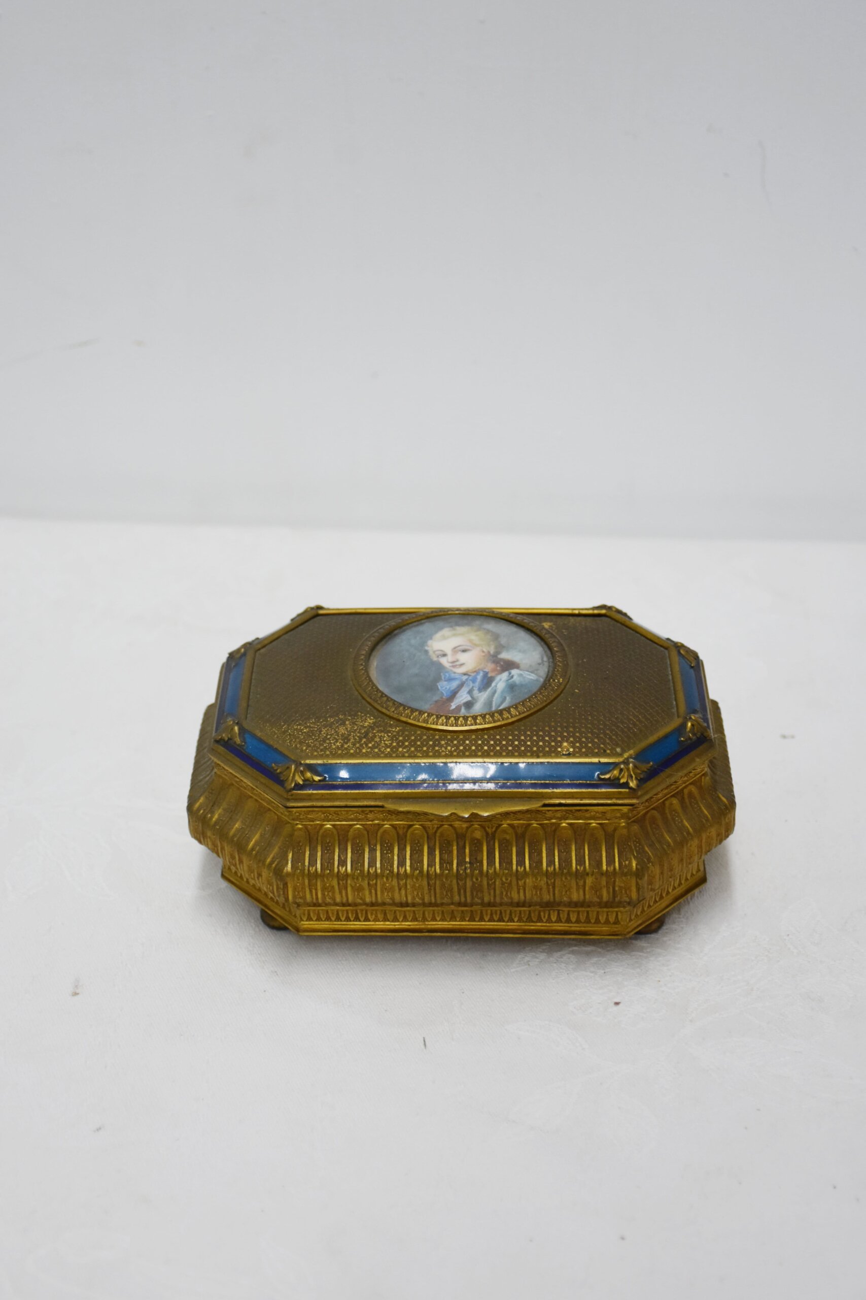 Joyero octagonal bronce retrato femenino