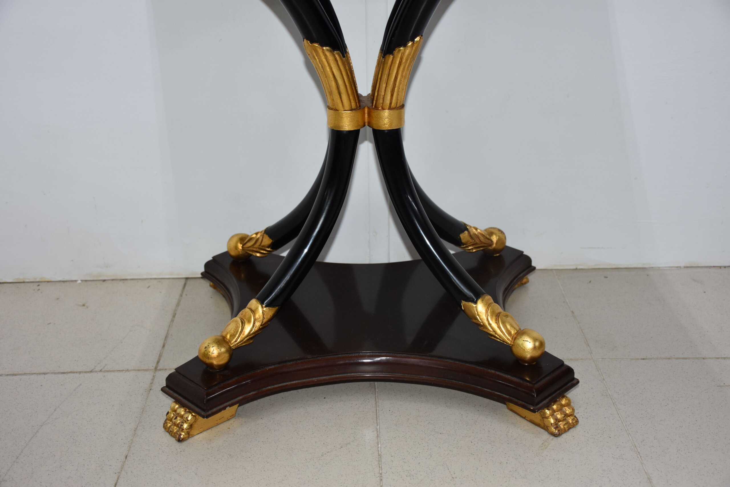 Mesita auxiliar estilo Imperio caoba y oro - Imagen 7