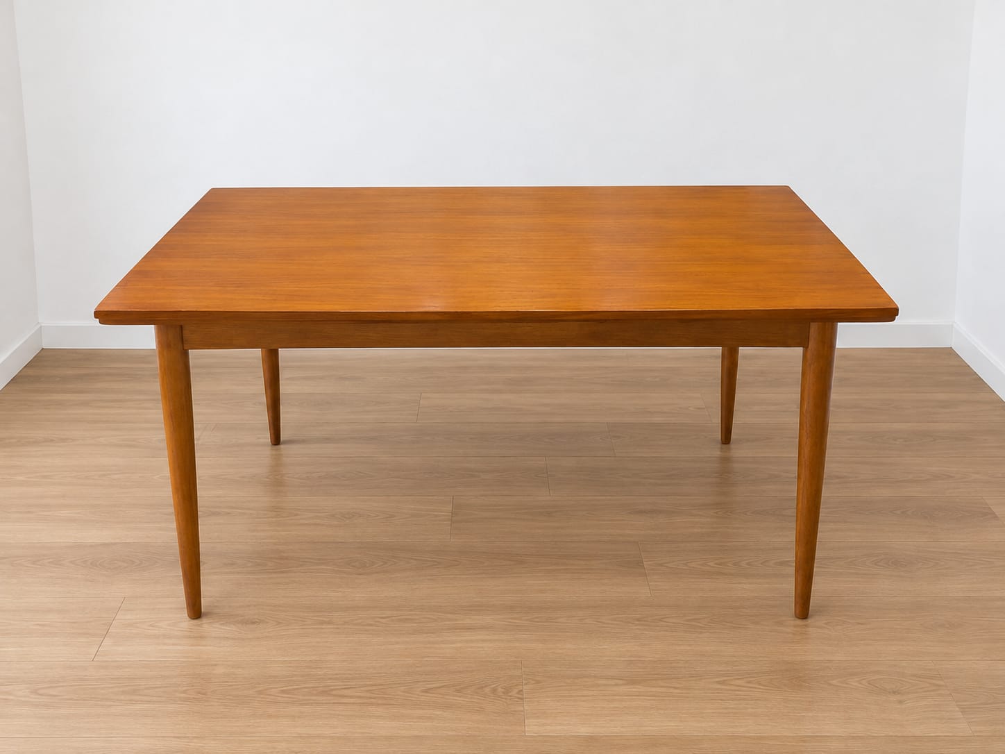 Mesa de comedor de teca Mid Century